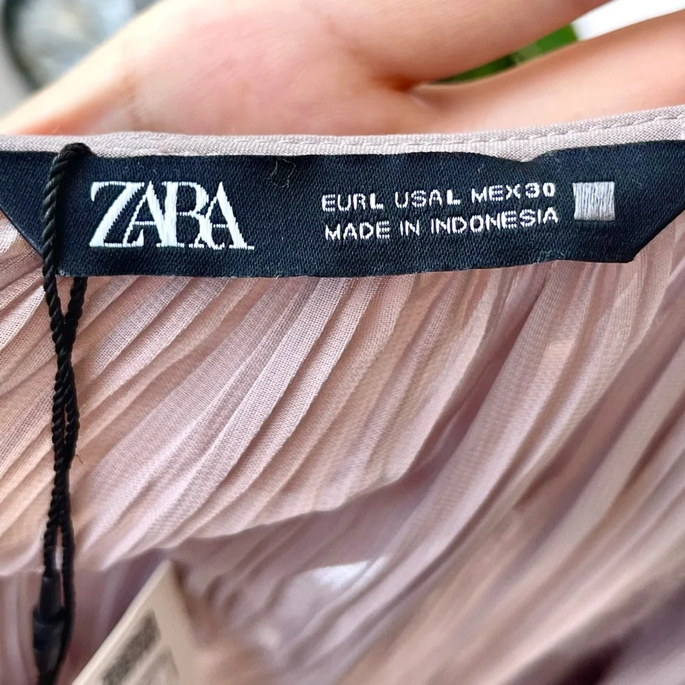 🌿 NWT Zara Sheer Grey Pleated Blouse, L